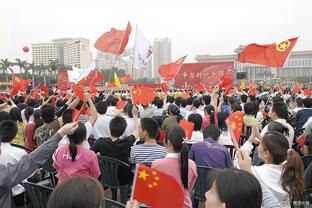 太拼了！奥沙利文在拉萨参加表演赛，赛后边吸氧边为中国粉丝签名